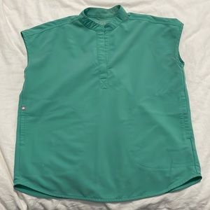 Figs Rafaela scrub top size XXS in Surgical green